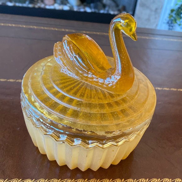 VTG/RARE amber glass lipstick holder/powder dish/trinket box - Picture 1 of 4